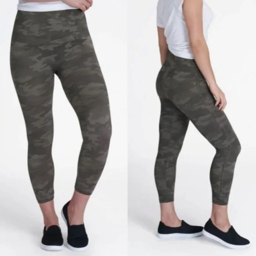 SPANX Look At Me Now Seamless Green Camo Crop Legging XS